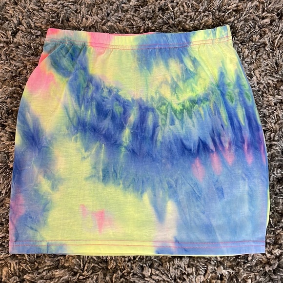 2 SHEIN tie dye mini skirts - Picture 3 of 5